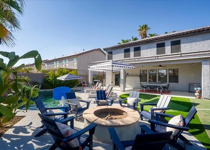 Sleeps 16 Pool Hot Tub Sport Court Game Ferienhaus *