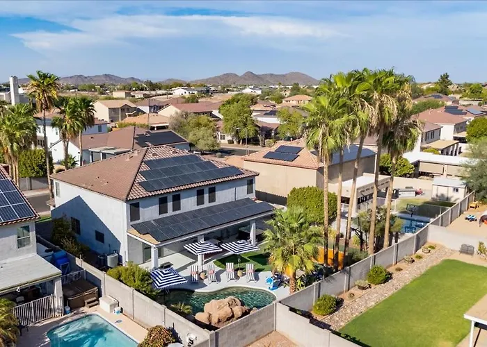 Sleeps 16 Pool Hot Tub Sport Court Game *