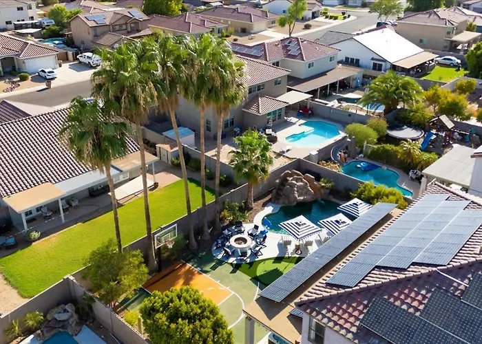 Sleeps 16 Pool Hot Tub Sport Court Game Ferienhaus Peoria