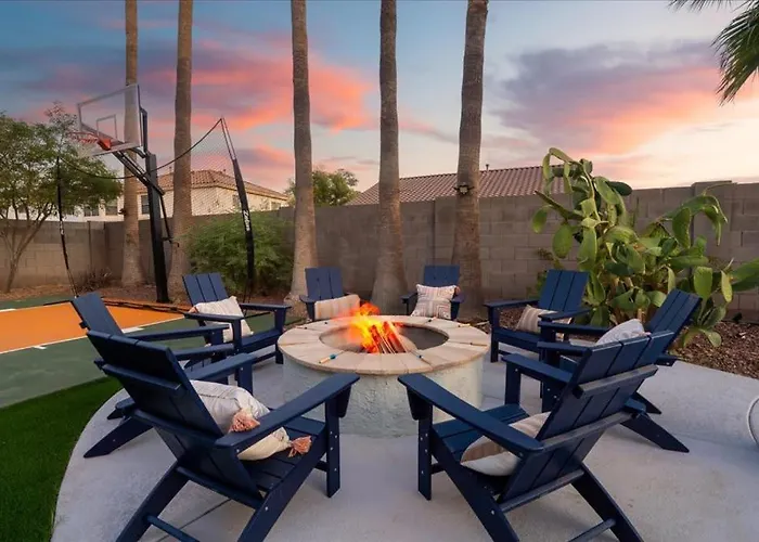 Sleeps 16 Pool Hot Tub Sport Court Game Ferienhaus