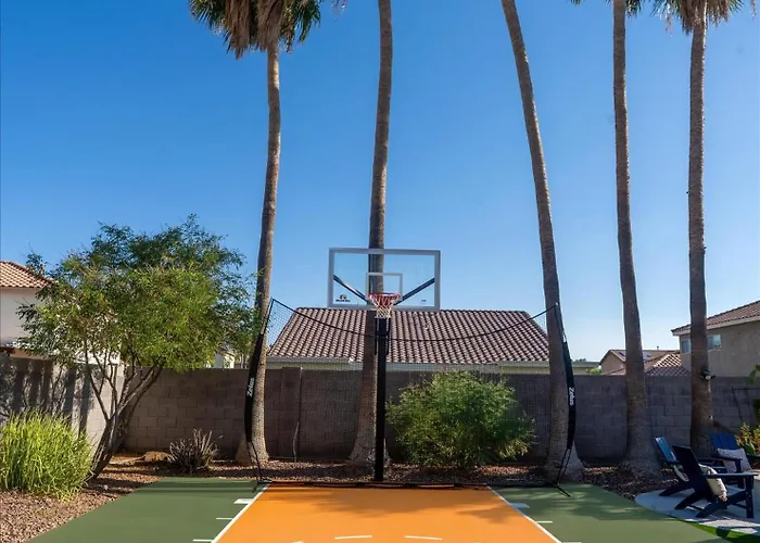 Sleeps 16 Pool Hot Tub Sport Court Game *