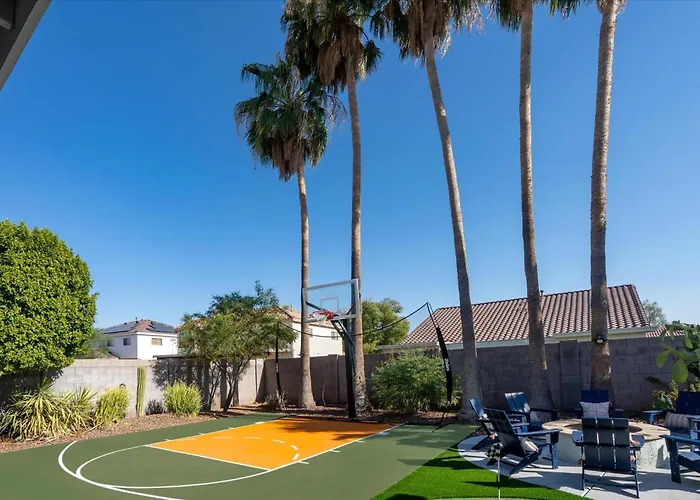 Sleeps 16 Pool Hot Tub Sport Court Game * Peoria